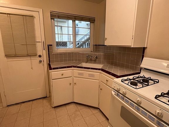 4th image of 5 Aragon Blvd APT 2