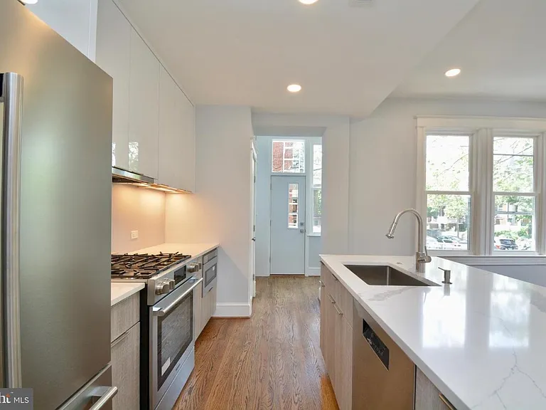 1724 2nd St NW #1 — Photo 14