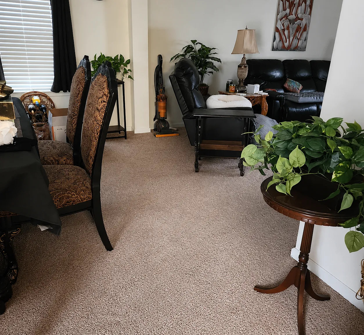 3 bed, 2.5 bath, 1890 sqft, $2,200 — Photo 2