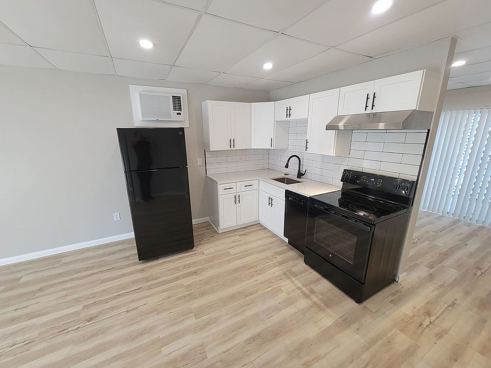 1st image of 2643 Pinehurst Ave APT C