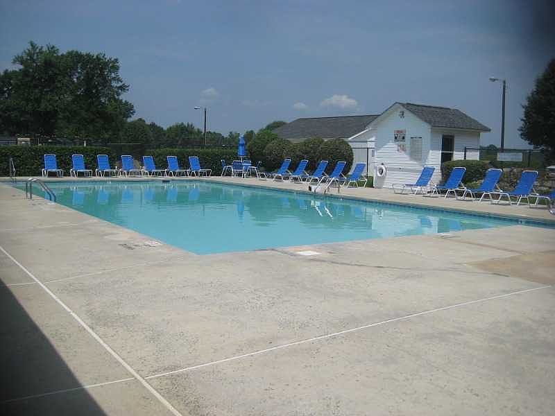 2nd image of 5001 Estate Dr