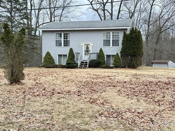 7592 Holton Duck Lake Rd, Holton, MI 49425