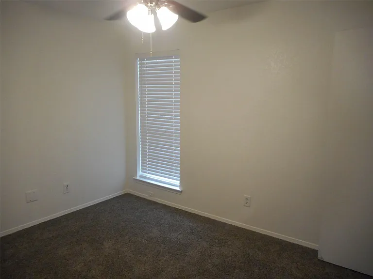 900 Milby Rd — Photo 9