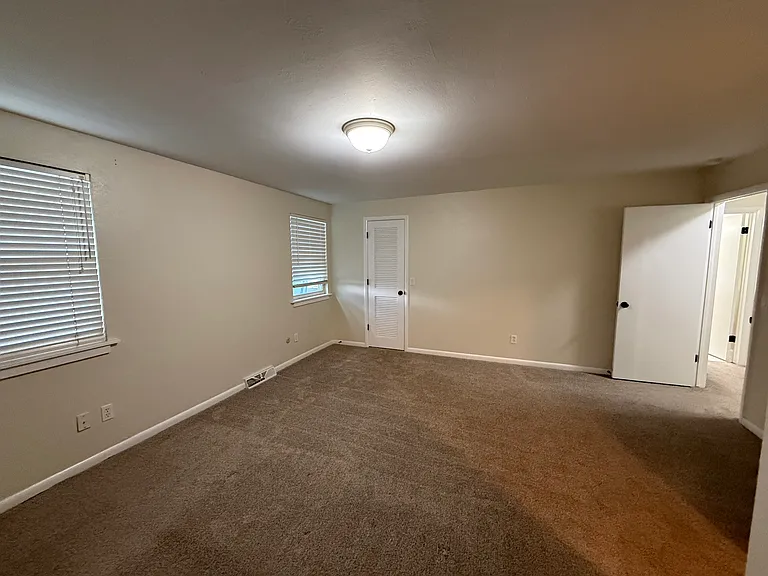 4699 S Akron St — Photo 12