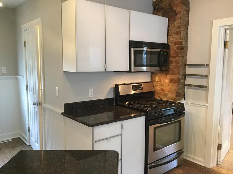 835 Starkweather Ave — Photo 6