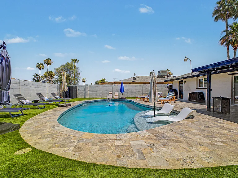 1958 E Laguna Dr — Photo 36