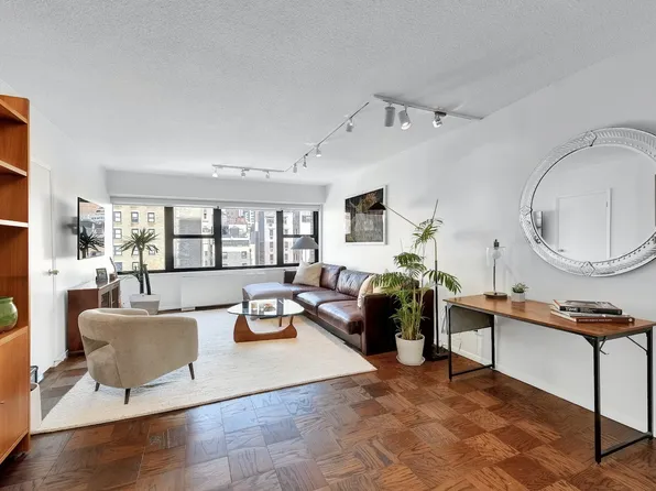 160 East 38th Street image 1 of 9