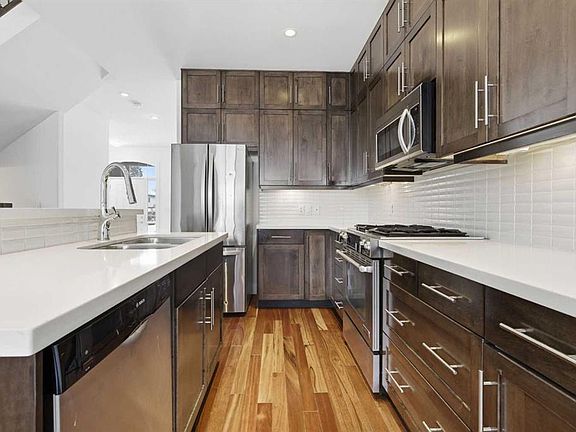 5th image of 2623 E 25a St SW
