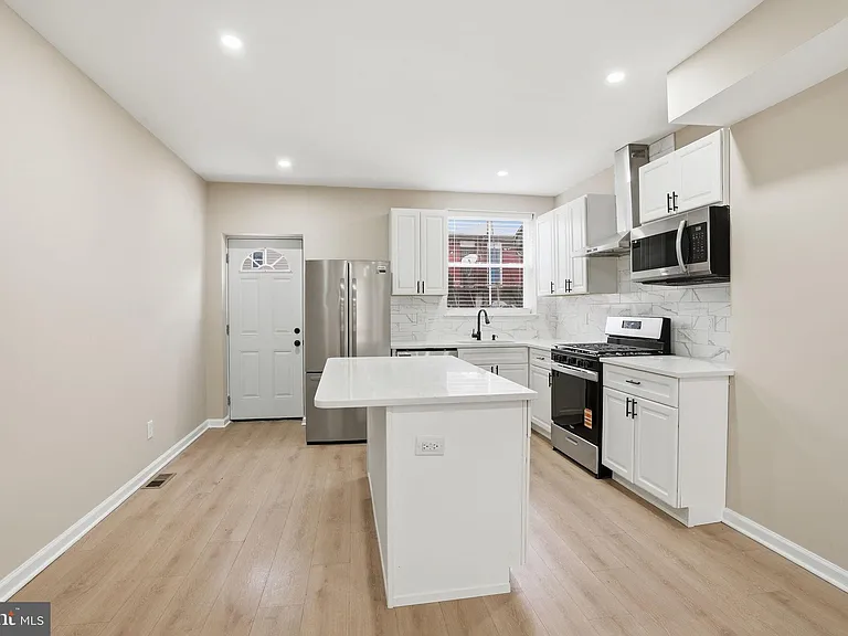 2710 Mura St — Photo 9