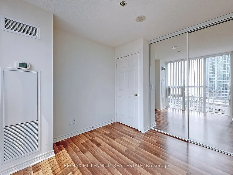25 Lower Simcoe St #1508 — Photo 18