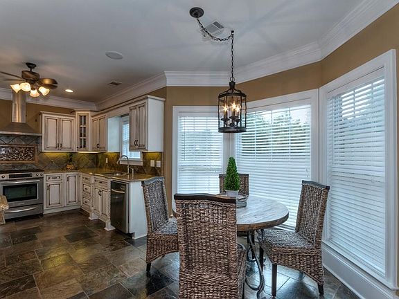 5th image of 620 Mallard Creek Dr
