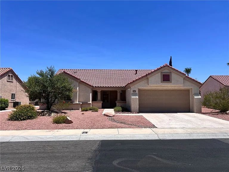 2524 Desert Glen Dr — Photo 1