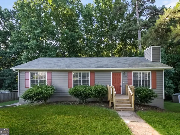 2809 Old South Dr, Jonesboro, GA 30236