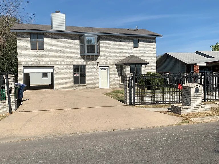 8615 Easy Valley St — Photo 2