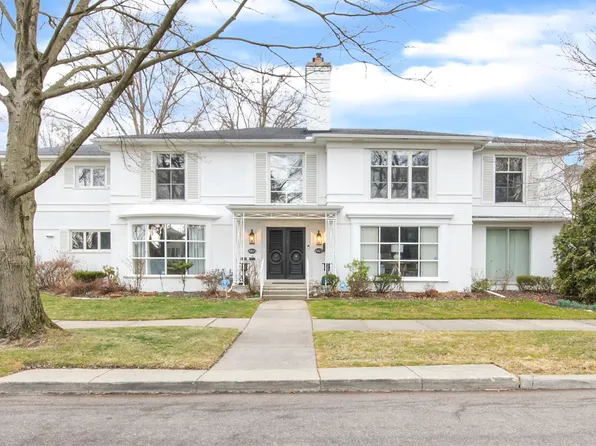 15825 Windmill Pointe Dr, Grosse Pointe, MI 48230
