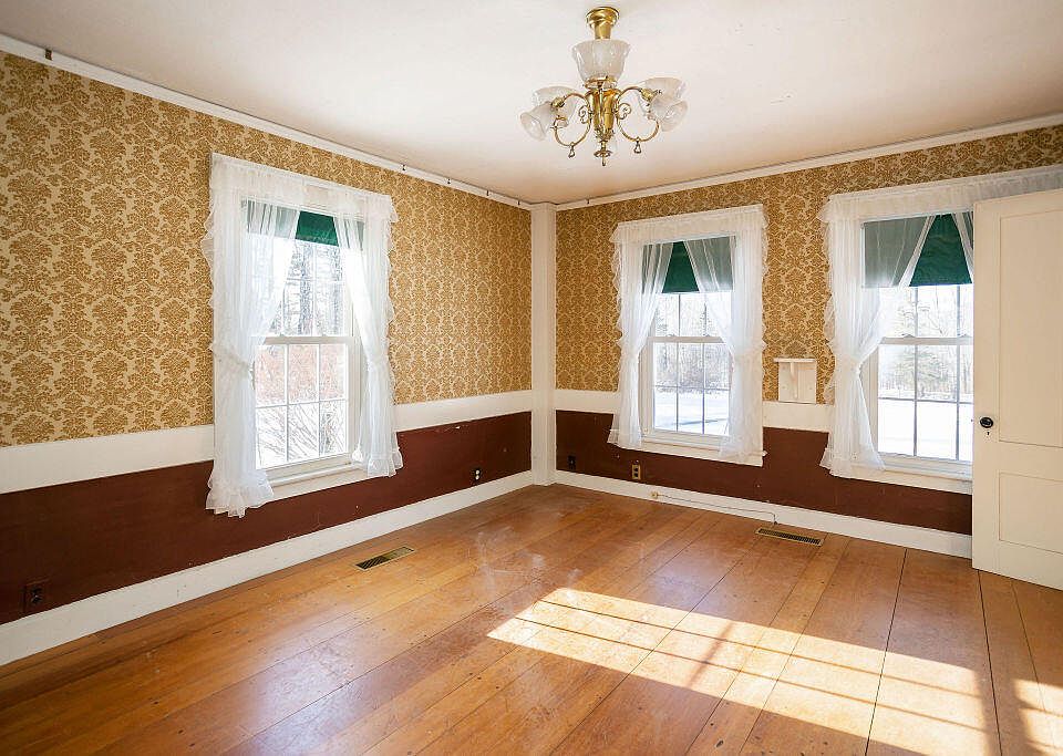 7th image of this home