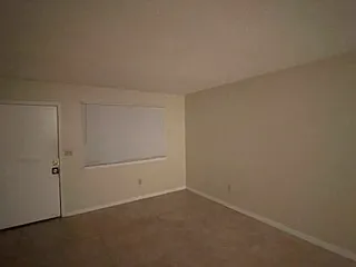201 College Blvd E #33 — Photo 2