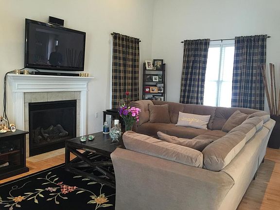 4th image of 4685 Lauren Ln
