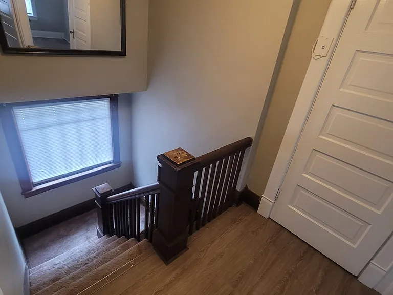 1327 Summit Ave — Photo 12