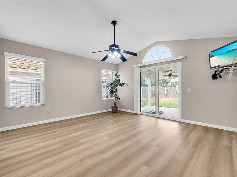 5741 El Palomino Dr — Photo 10