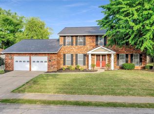 1017 Heatherwood Dr, O'Fallon, IL 62269