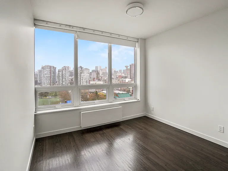 183 Georgia St E — Photo 126