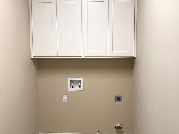 3rd image of 316 Golden Leaf Ct