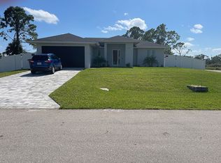 912 NE 36th Ter, Cape Coral, FL 33909