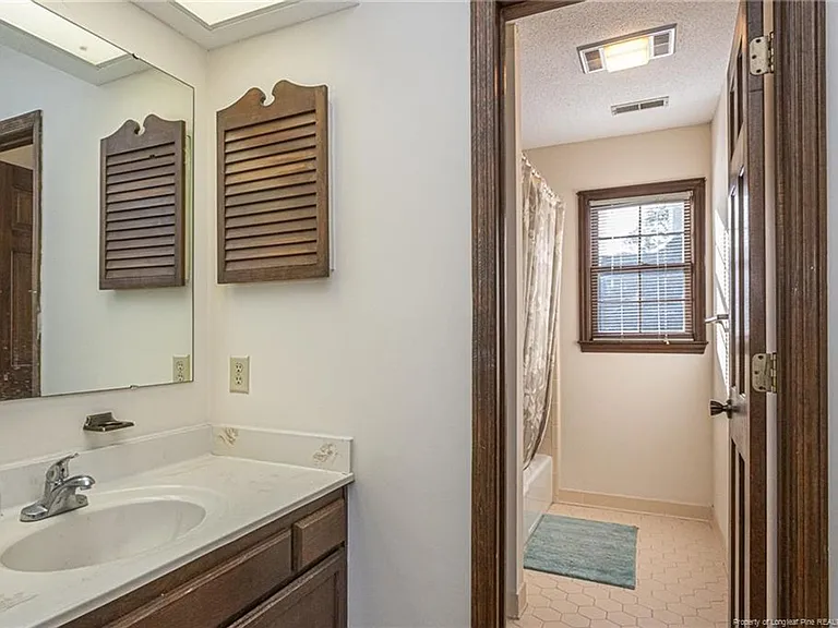 6821 Thames Dr — Photo 36