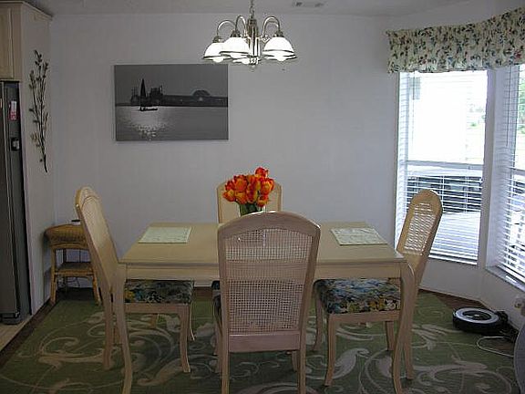 Dining Rm w/vault ceiling