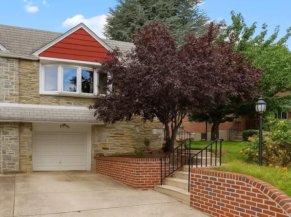 9990 Sandy Rd, Philadelphia, PA 19115