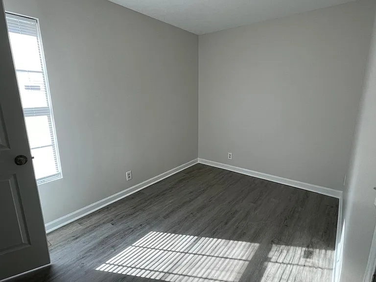 1708 Underwood St — Photo 7