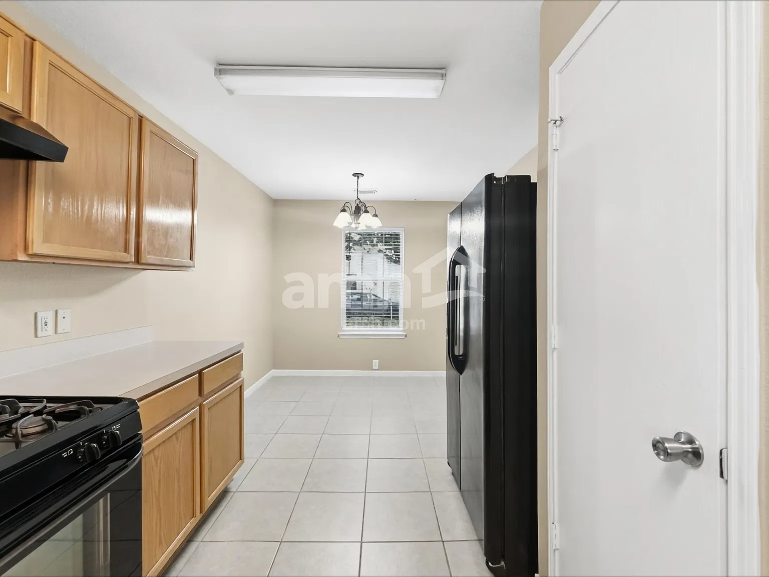 4 bed, 2.5 bath, 2006 sqft, $2,110 — Photo 4