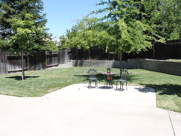 3rd image of 4131 Trinidad Dr