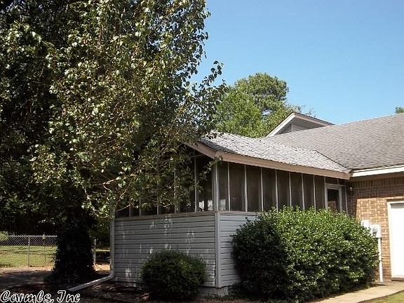 2nd image of 4 Jamestown Dr