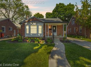 23530 Morton St, Oak Park, MI 48237
