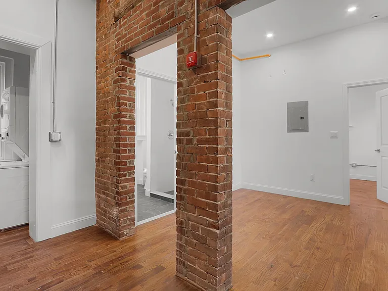 57 Trumbull St #1R — Photo 5