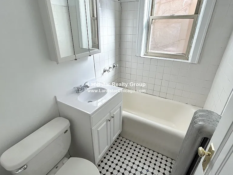 2956 W Belle Plaine Ave #2N — Photo 10