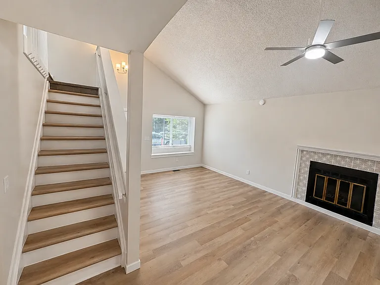 3440 Hazelwood Ct — Photo 5