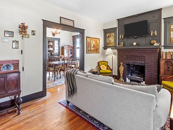 5th image of 800 E Acton Ave