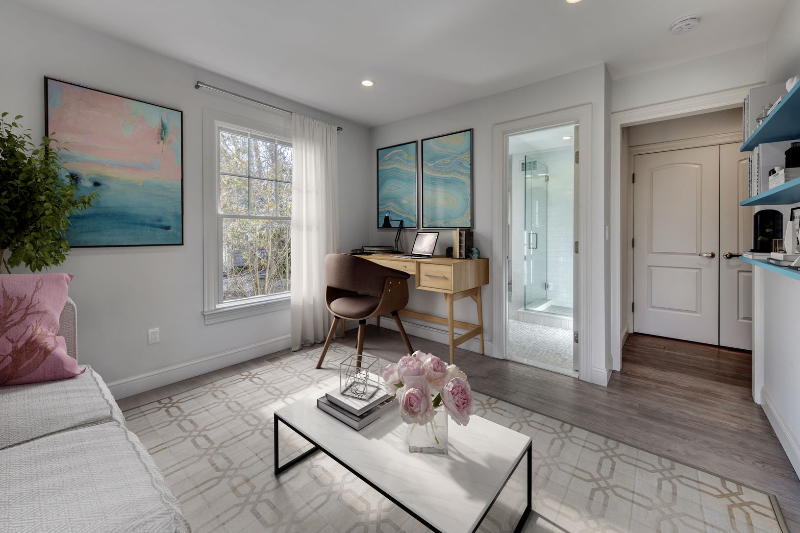  Virtually staged office