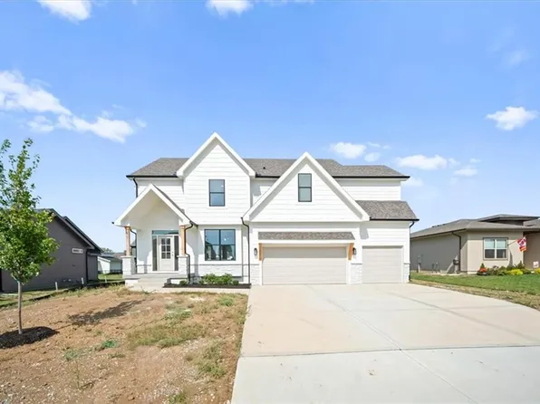 2614 SW Firefly Ln, Lees Summit, MO 64082