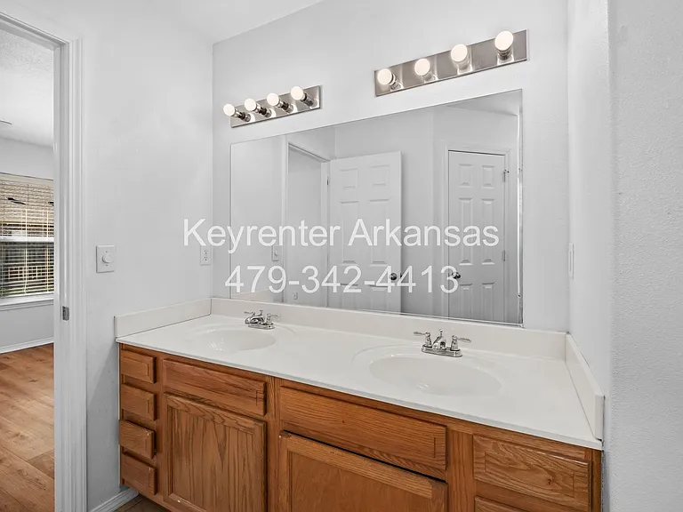 706 SW Sandrock Rd — Photo 17