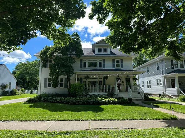 1027 S Clay St, Green Bay, WI 54301