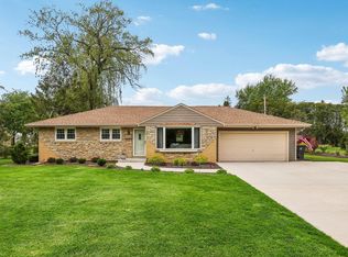 12232 N Ridge Trl, Hales Corners, WI 53130