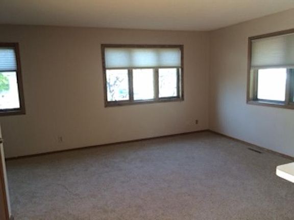 3rd image of 712 26th Ave NE #2