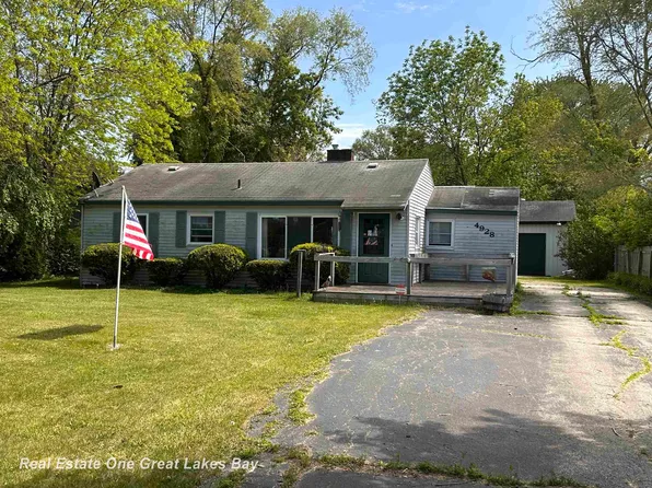 4928 Hess Rd, Saginaw, MI 48601