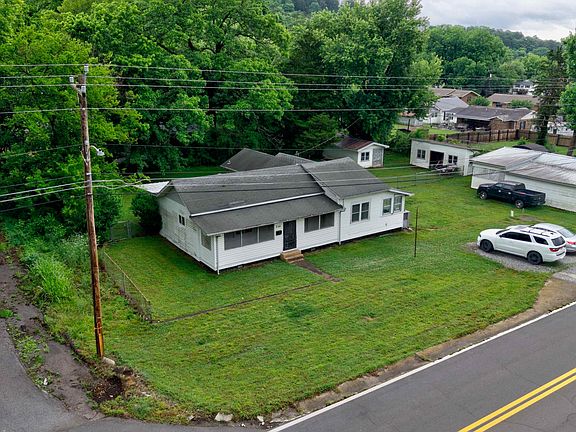 2nd image of 710 2nd St