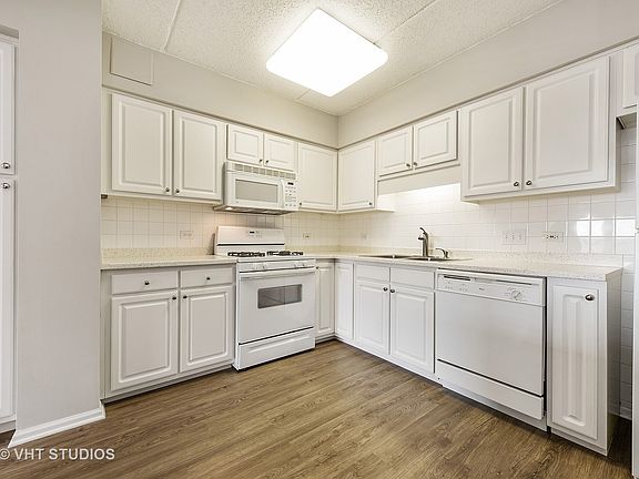 4th image of 5055 W Madison St #502
