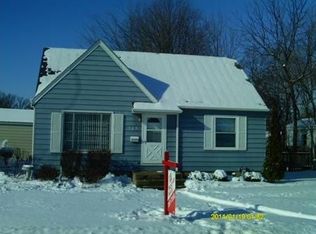 705 29th St SE, Cedar Rapids, IA 52403